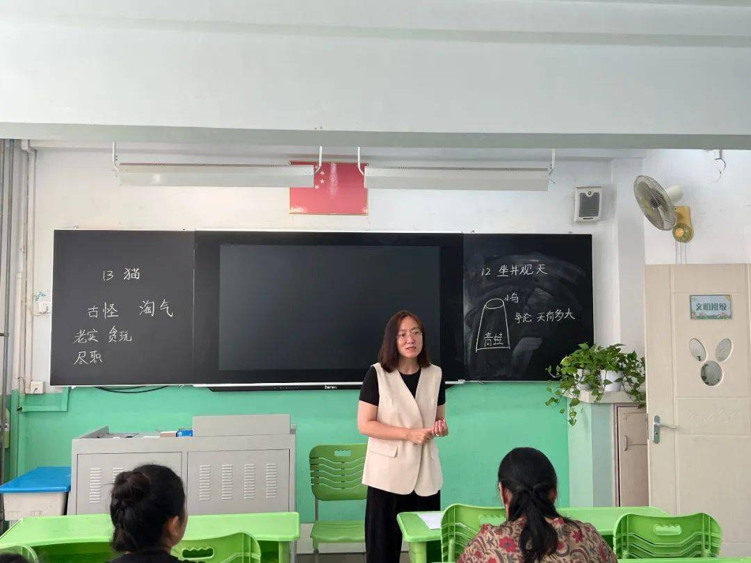 崔雨金书记,周晶晶主任,冯丽主任及杜鹃,陈爱华,张玉秀,王探宇,范红伟