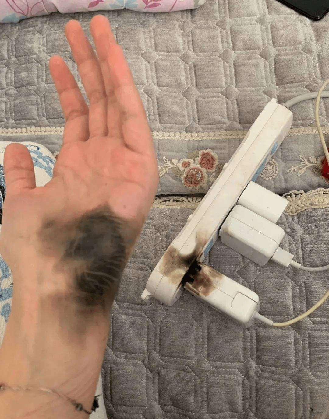 插线板开关有电火花?看完才知道,原来很危险_电弧_der_小伙伴