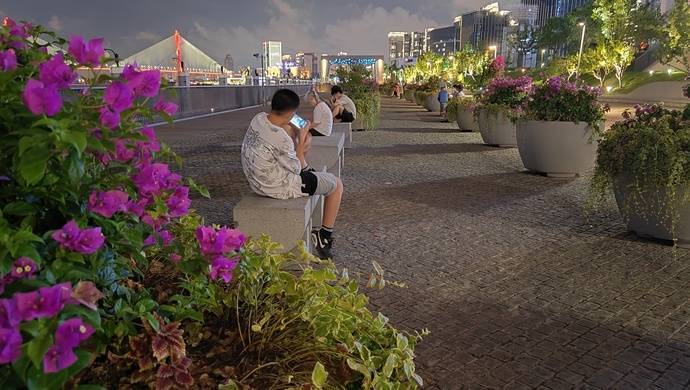 “素颜版”上海视频刷屏引热议，我们应打造怎样的城市夜景