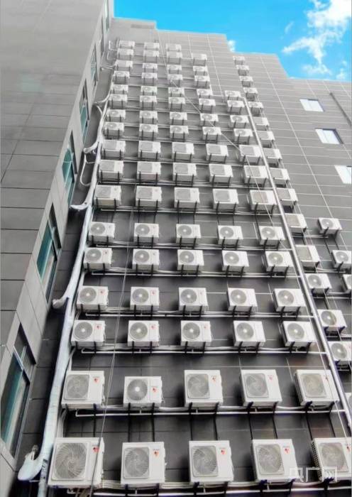 重庆有多热 看看这面墙上的113台空调外机_陈泓屹_大楼_夏天