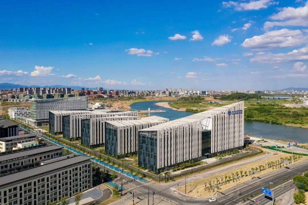 聚合物材料浙江省工程研究中心由浙江大学衢州研究院联合鹏孚隆新材料
