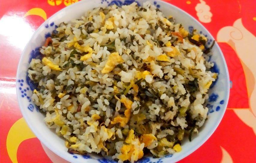 近距离来一张腊菜的照片,腊菜很嫩,我已经想好了,这次挖回的腊菜用来