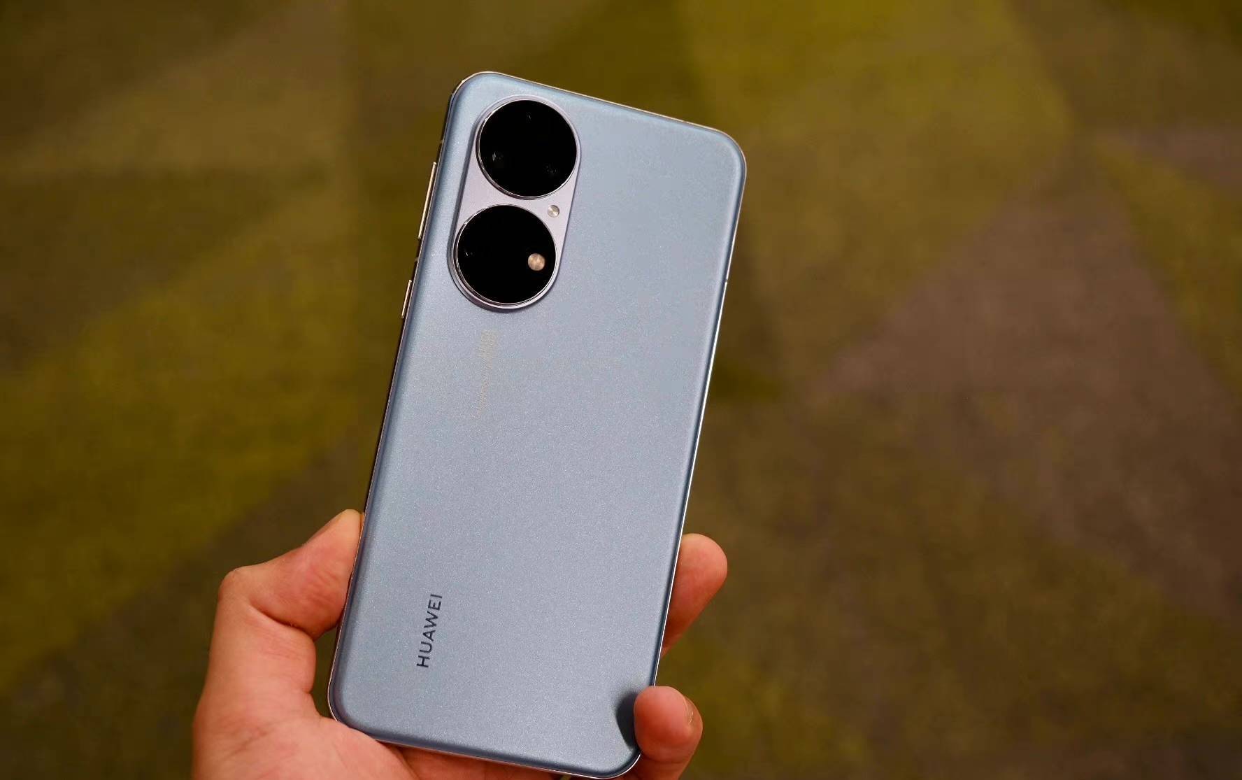 论性价比红米是认真的,这几年一直有真香机,最新的红米k50至尊版就是