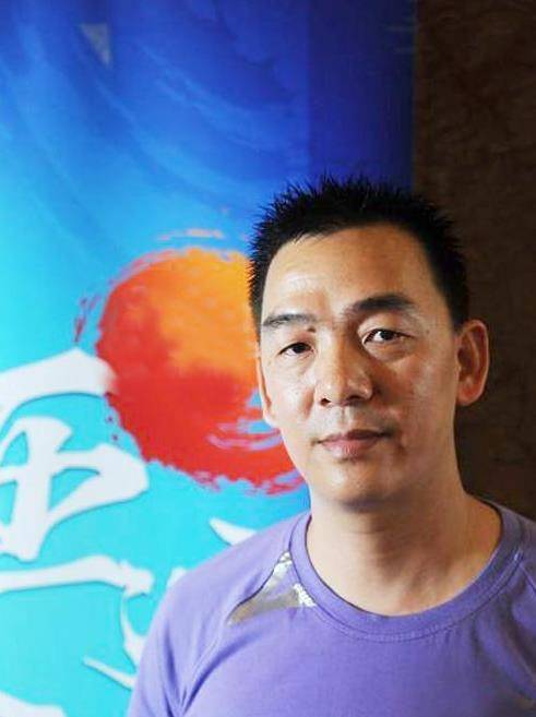 3次奥运3枚银牌,57岁仍和妻子冲在跳水一线_谭良德_李青_男子