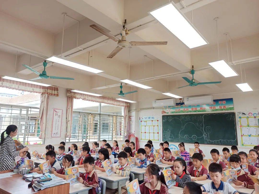 百分百led校园节能灯产品介绍,led光源产品优势_传统_白炽灯_教室