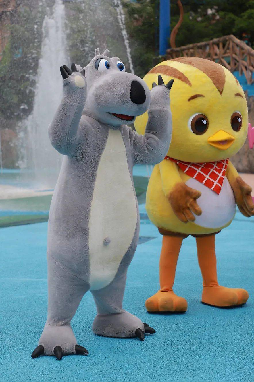 hello相约一场动漫主题大巡游萌鸡小队,巴啦啦小魔仙齐聚梦幻谷喜羊羊