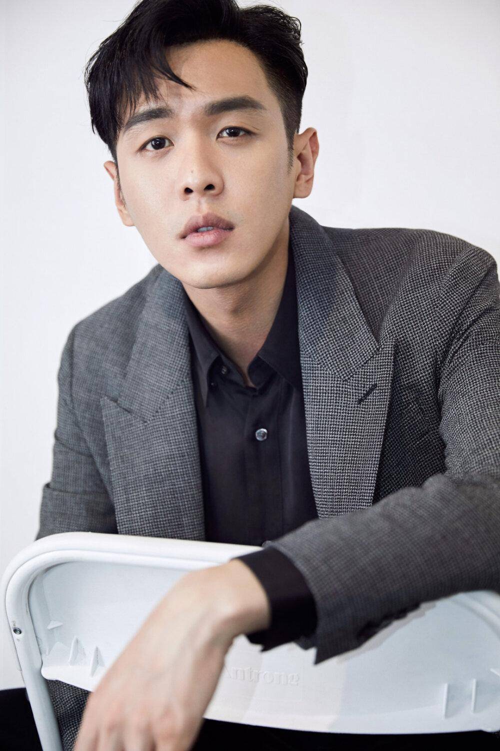 《雪中悍刀行》张若昀的颜值被群嘲是为何?_双眼皮_眼睛_眼睑