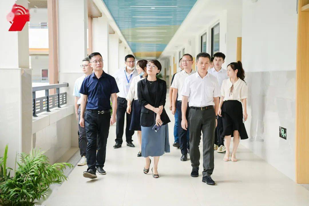 8月30日上午,临平区人民政府副区长王艳勤,教育局党委书记,局长赵琪峰