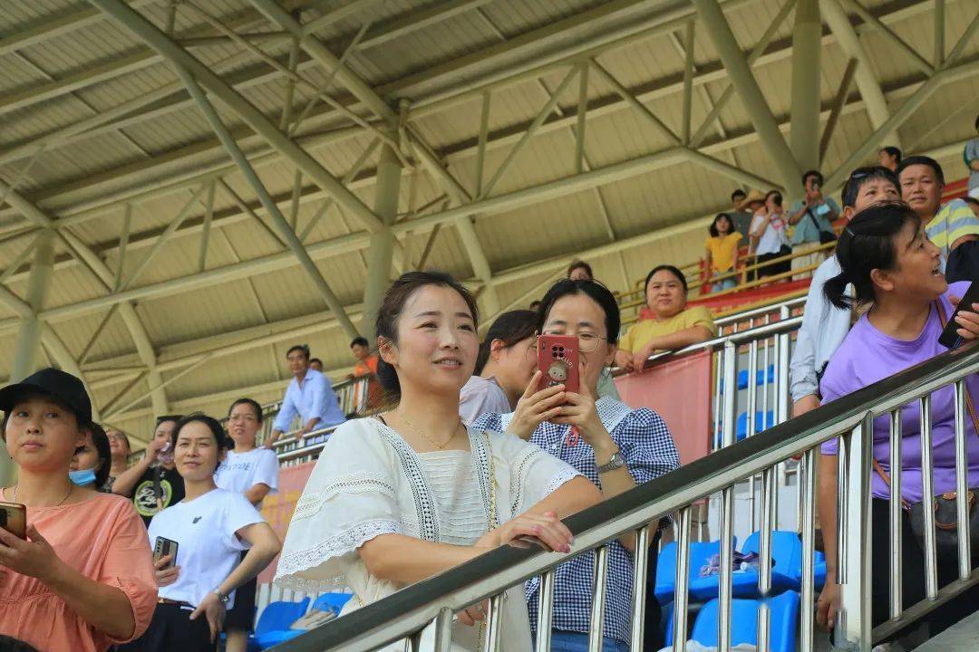 泾县中学2022级新生军训汇演大片来了_表演_高一_掌声