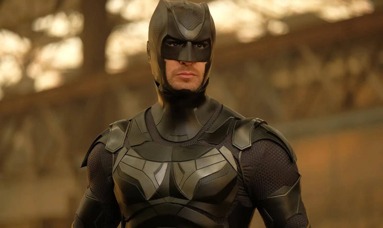 《蝙狐侠:英雄觉醒》影评:意外事故让演员化身英雄_西追_电影_戏码