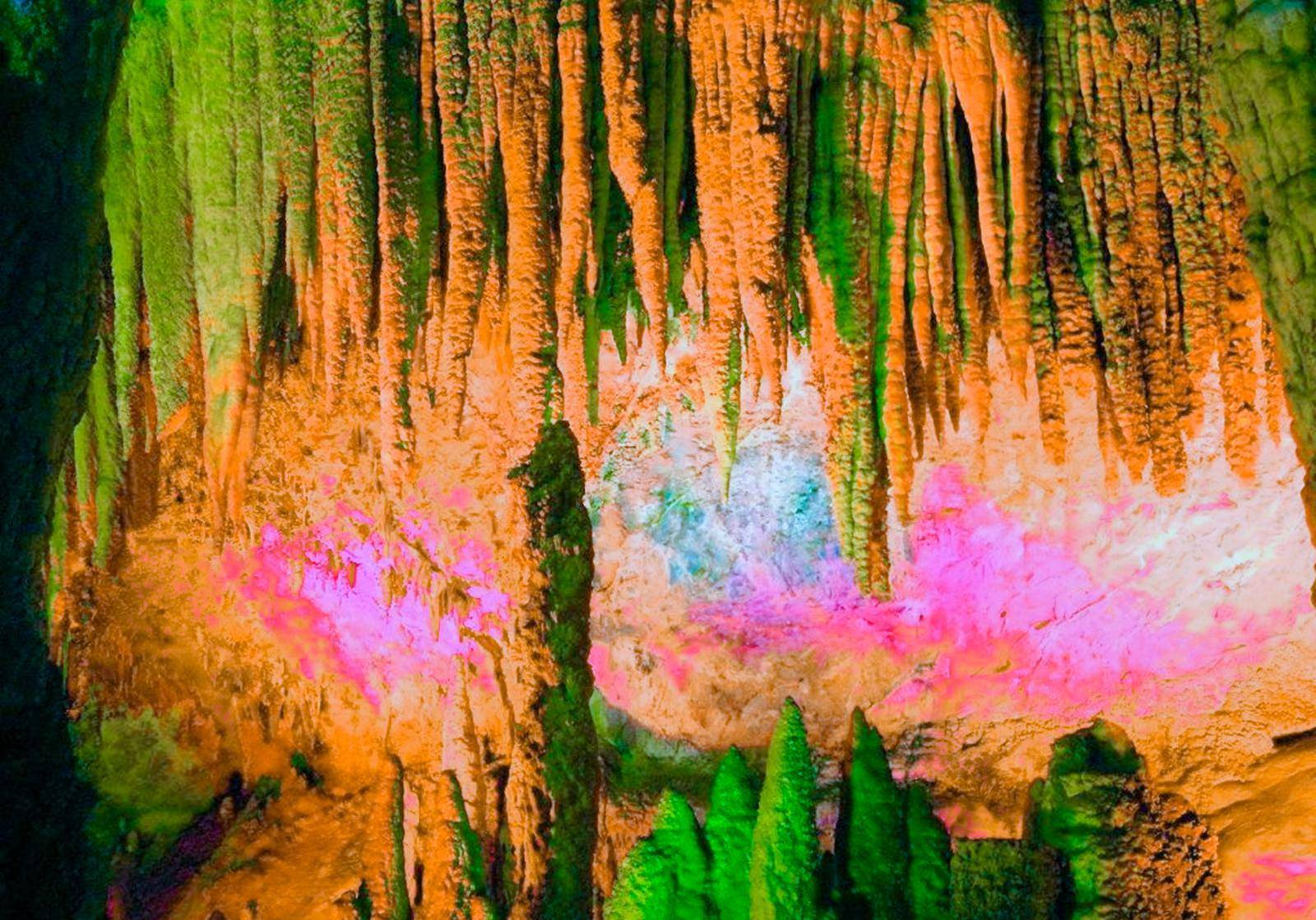 喀斯特地貌溶洞景观图片