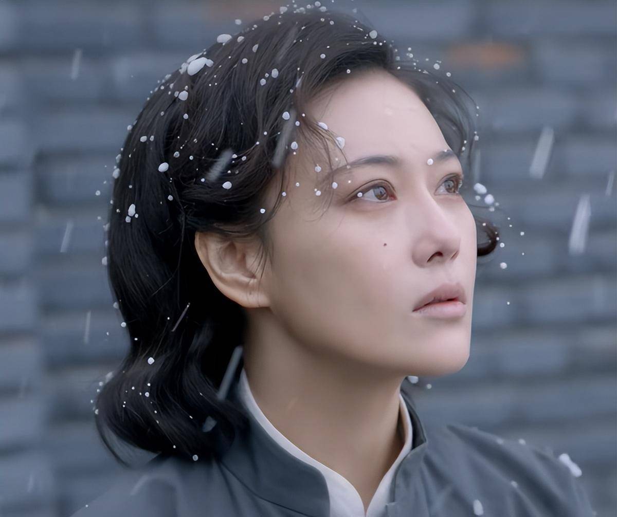 《民国大侦探》张馨予太圈粉了,素颜出镜超美,分饰两角演技炸裂_周墨