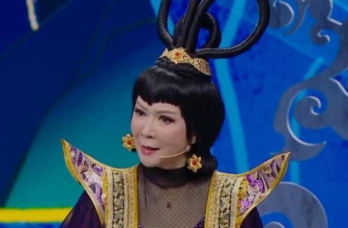 61岁的蔡明晚节不保!从小品女王到离开舞台,究竟惹了哪位大佬?