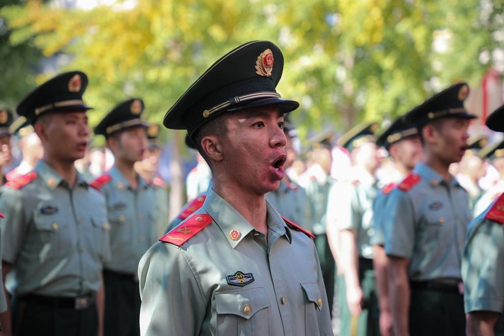 武警北京总队执勤第三支队举行2022年度夏秋季士兵退役仪式_老兵_战友