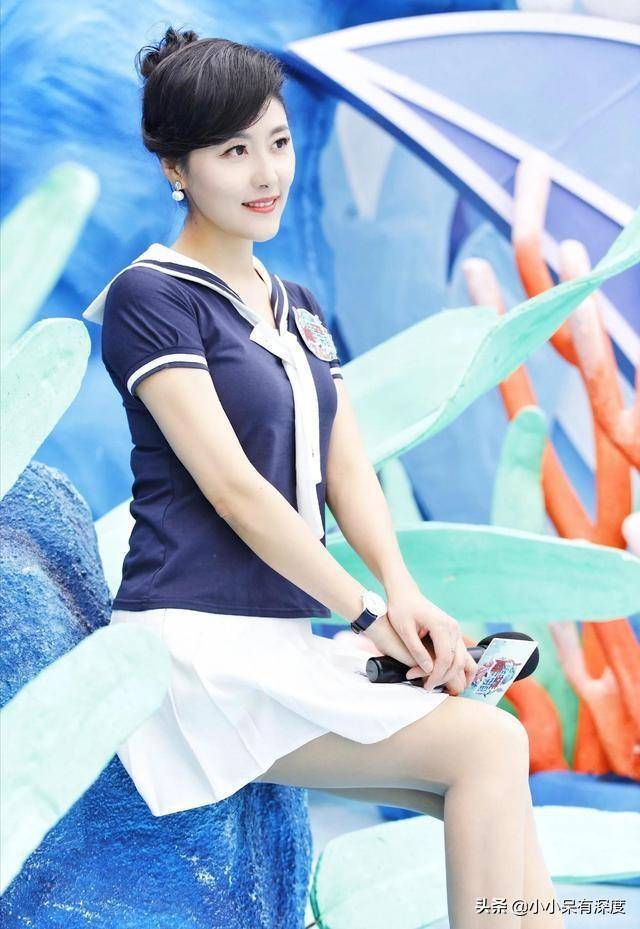 安徽卫视主持人韩露,真的很漂亮!