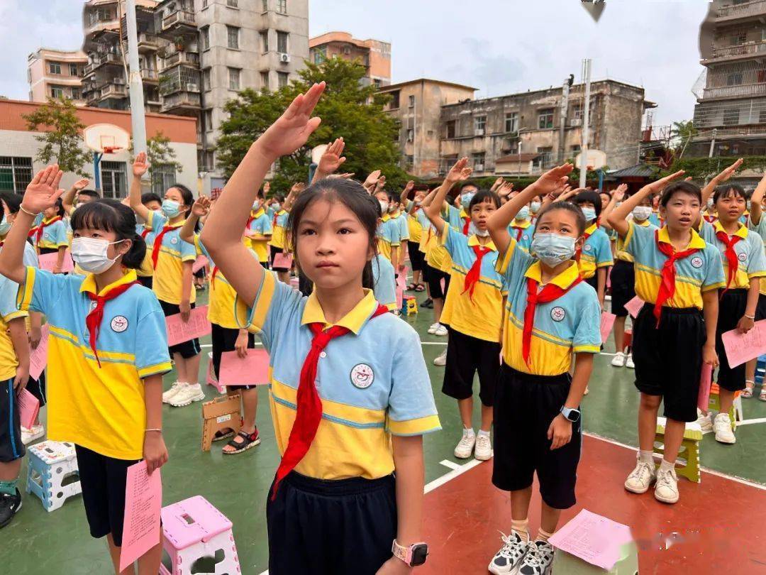 江滨小学校长图片