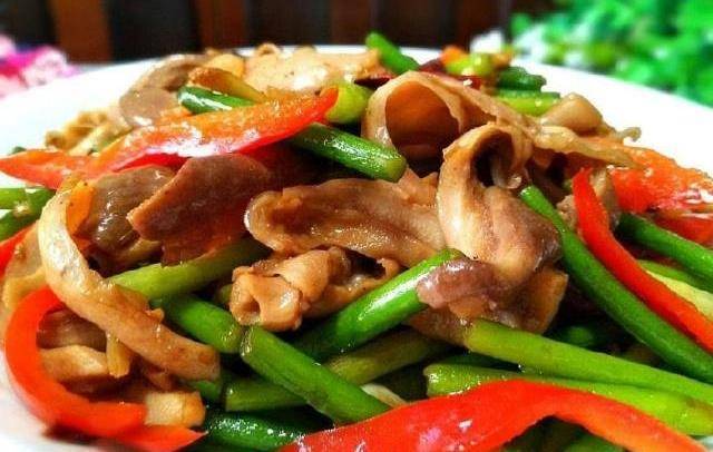 猪肚其实是猪的胃,民间公认它有益气养胃,补虚损的功效,猪身上此物算