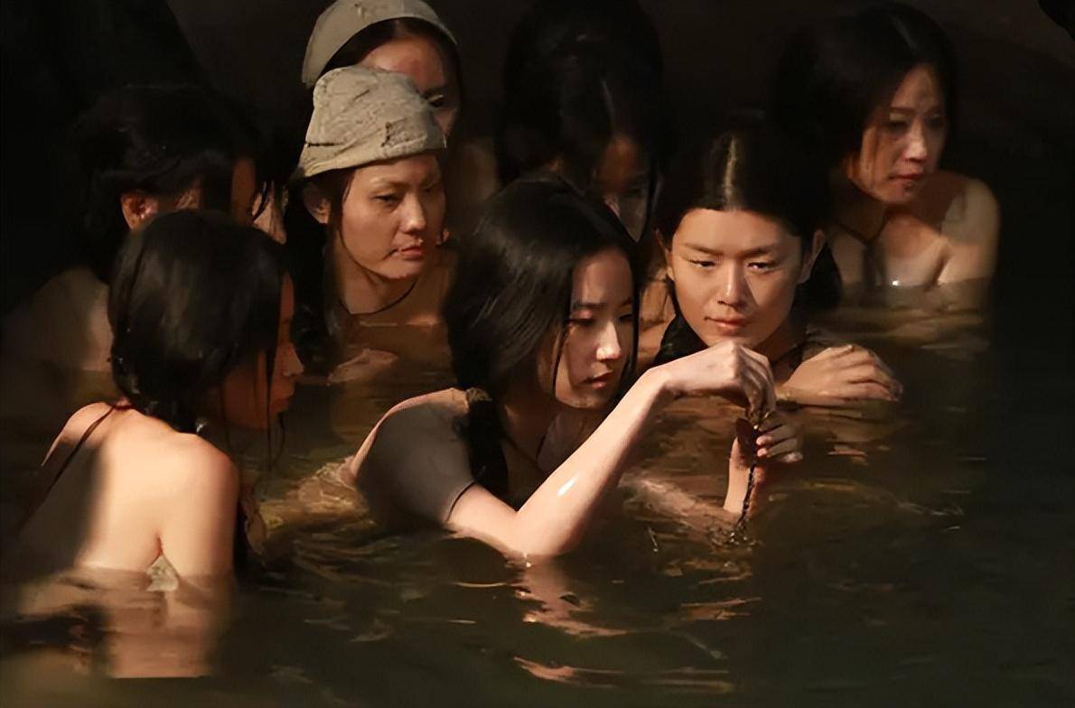 《铜雀台》中刘亦菲突破以往清纯形象,大胆尝试新类型角色.