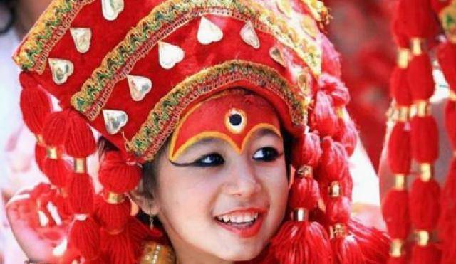 尼泊尔“活女神”：3岁受人朝拜，生活如同活人祭，终生不能嫁人