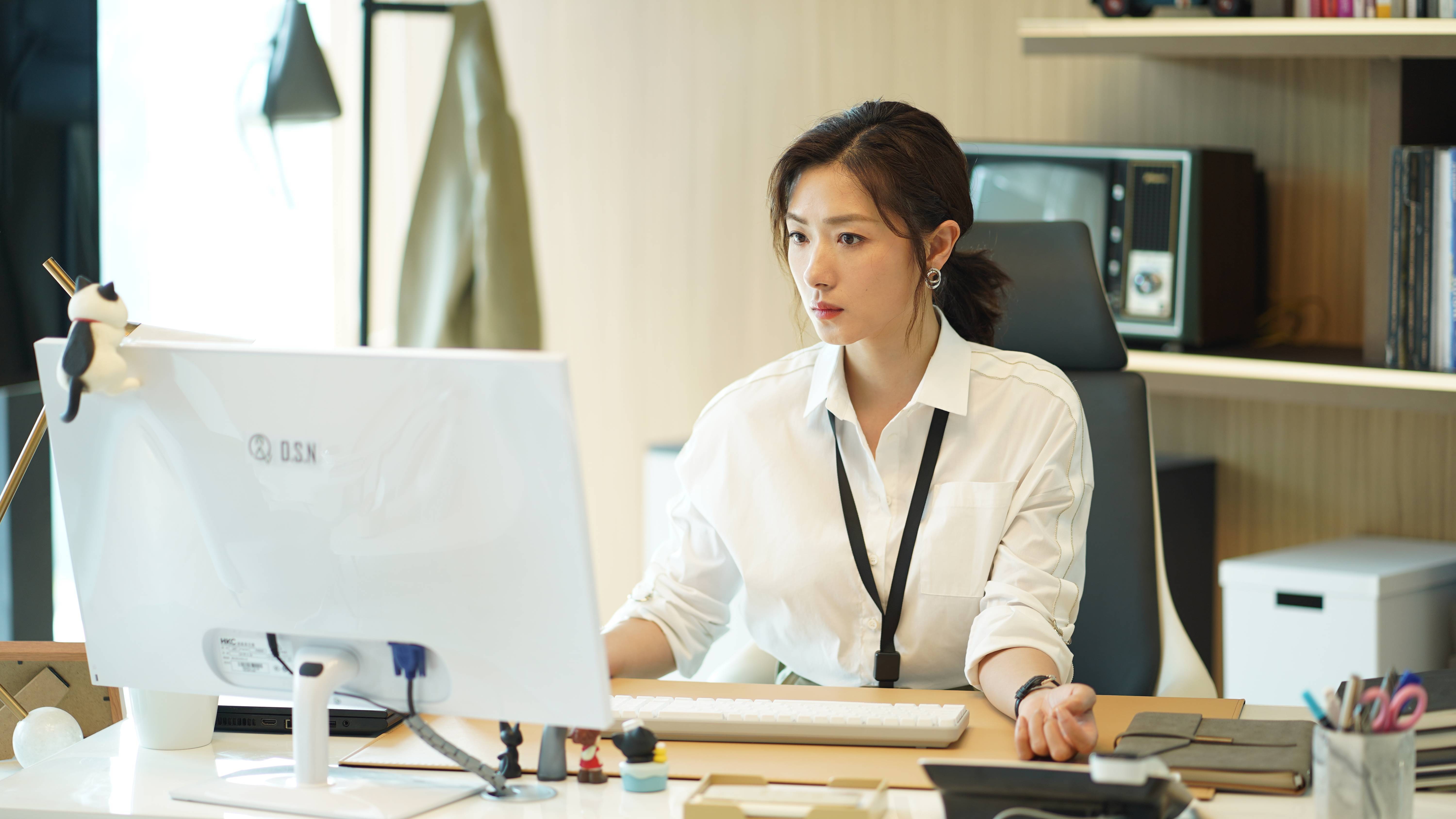 专访职场剧《简言的夏冬》原著作者:为完成商业调查写过遗书_永城