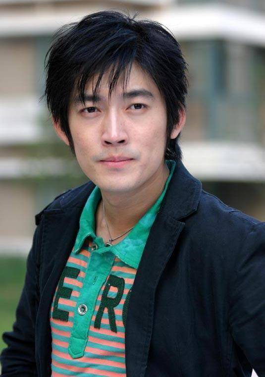 从调酒师,群演到正剧小生,还是唐嫣同学的他,39岁仍被看好能火_张博