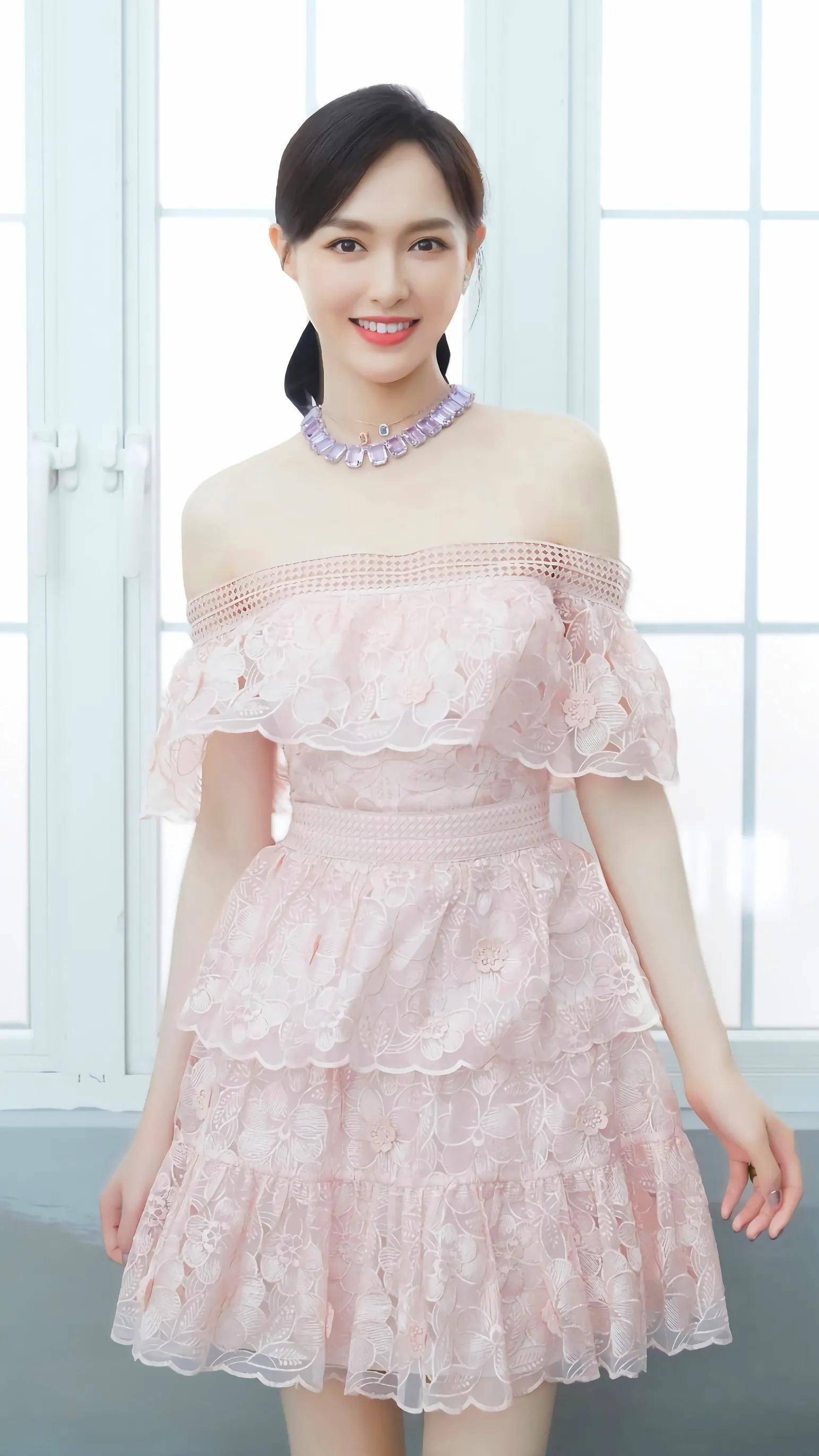 24k高清美人图(7)唐嫣「肤白貌美大长腿 明眸皓齿傻白甜」上25p