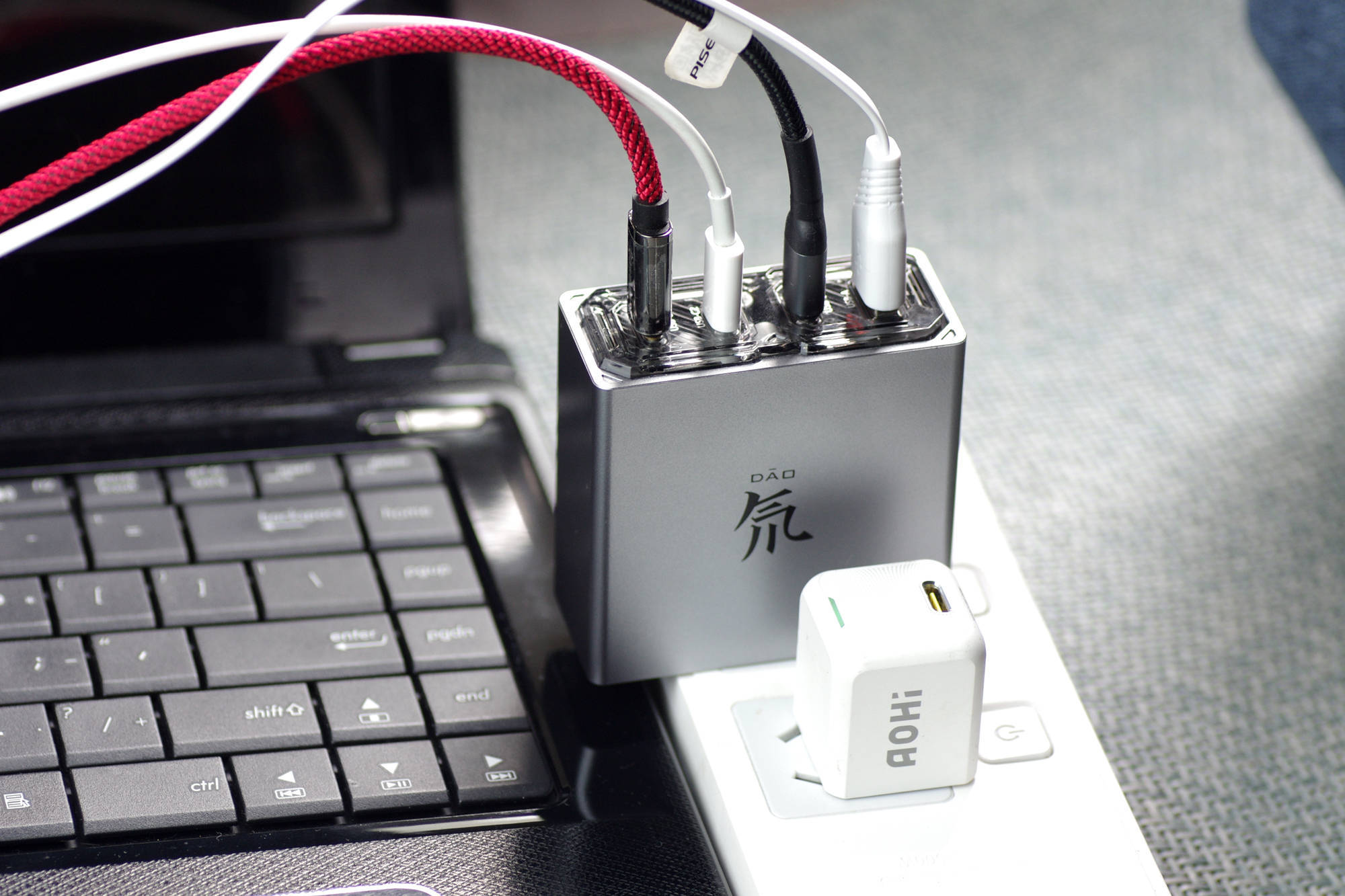 努比亚氘锋100w透明氮化镓充电器支持scp/fcp/pd3.