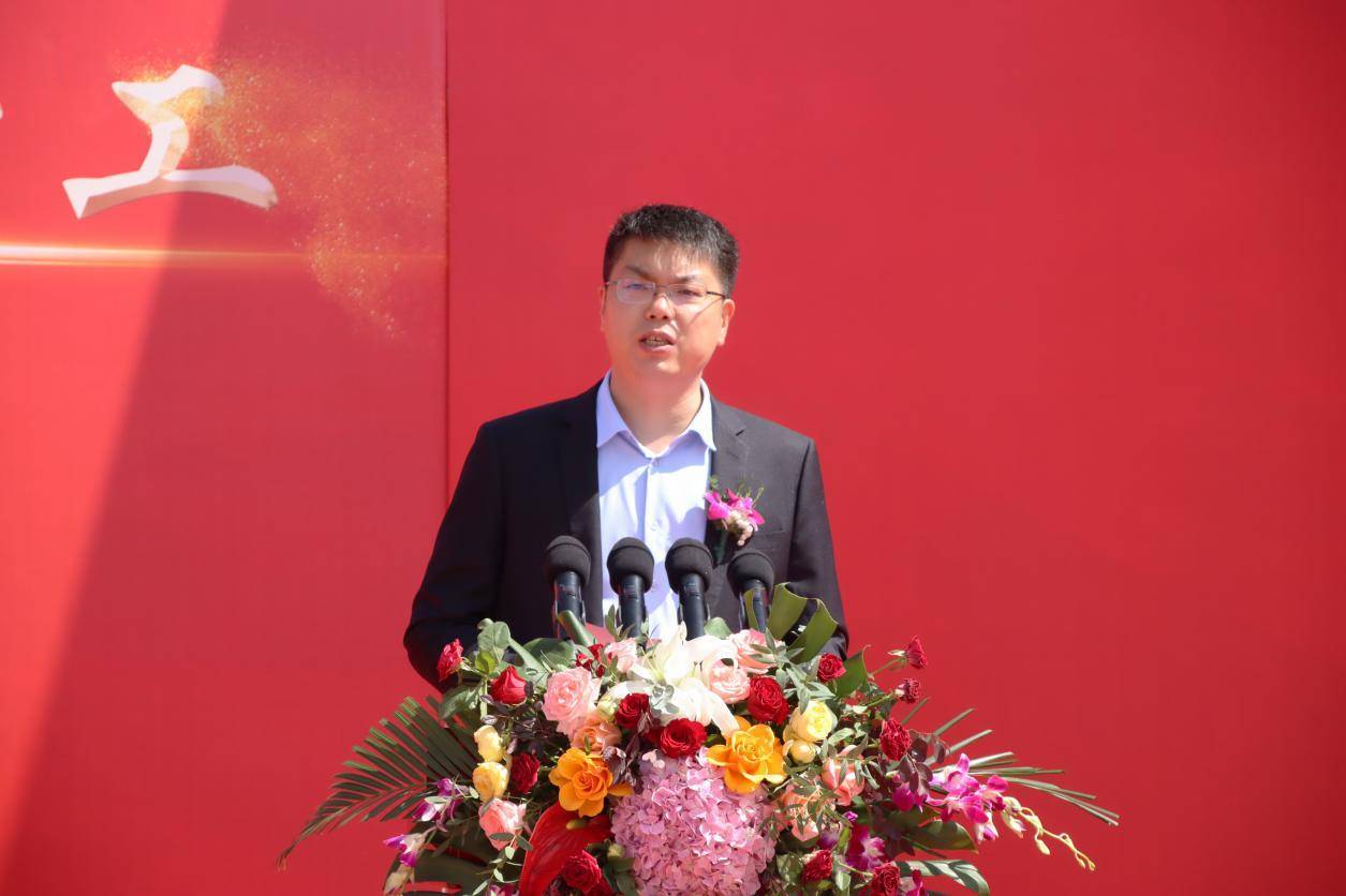 参加本次仪式的有呼和浩特市玉泉区副区长刘吉元,呼