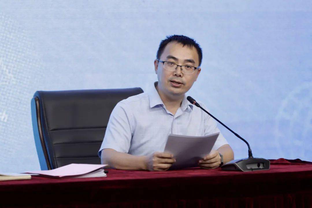 新闻丨我校召开2022-2023学年第一学期教科研工作会议_教学_组长_丁军