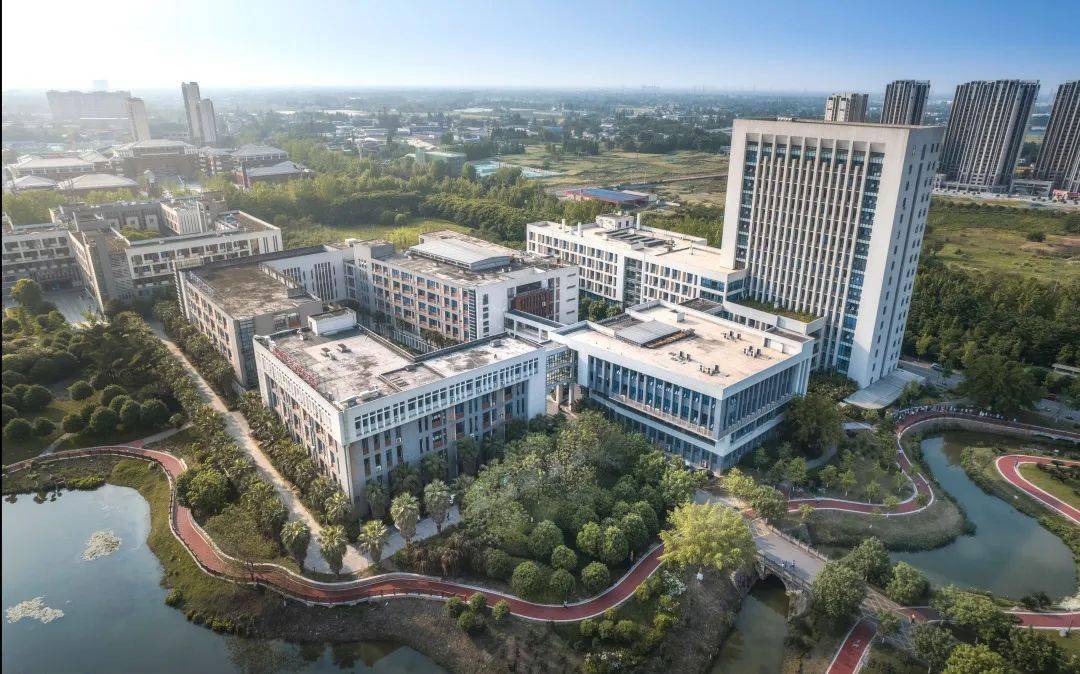 这就是你即将来到的西南石油大学_校区_南充_成都