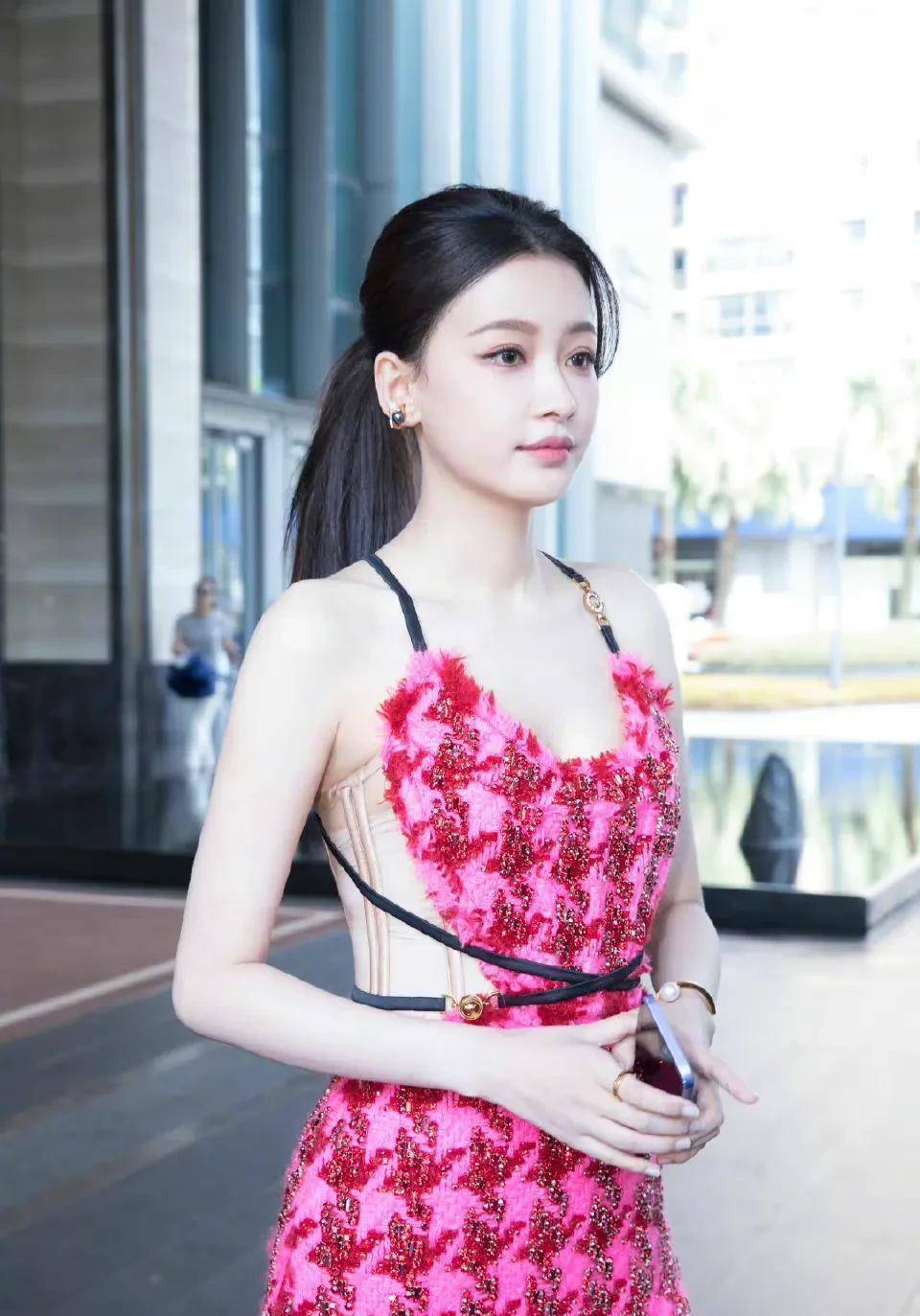 孙怡离婚后拼事业!