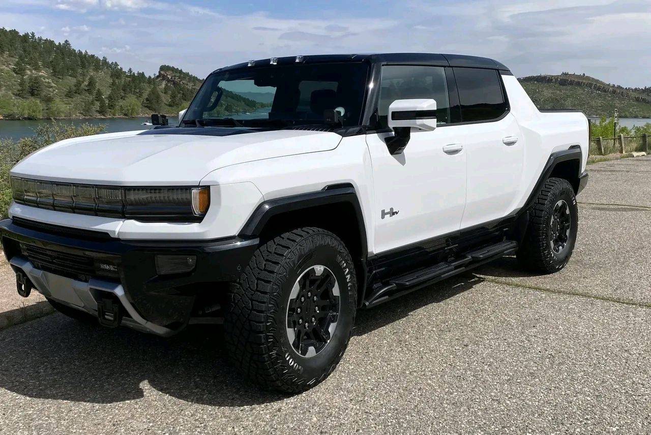 新款悍马来了,纯电四驱 激光大灯,气场不输揽胜,1000匹马力_搜狐汽车