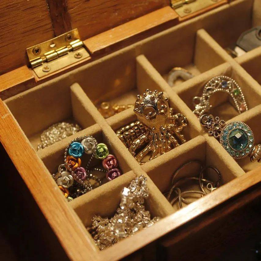 民间收藏品交易买到赝品，可以要求退货吗？_鉴定_刘先生_文物