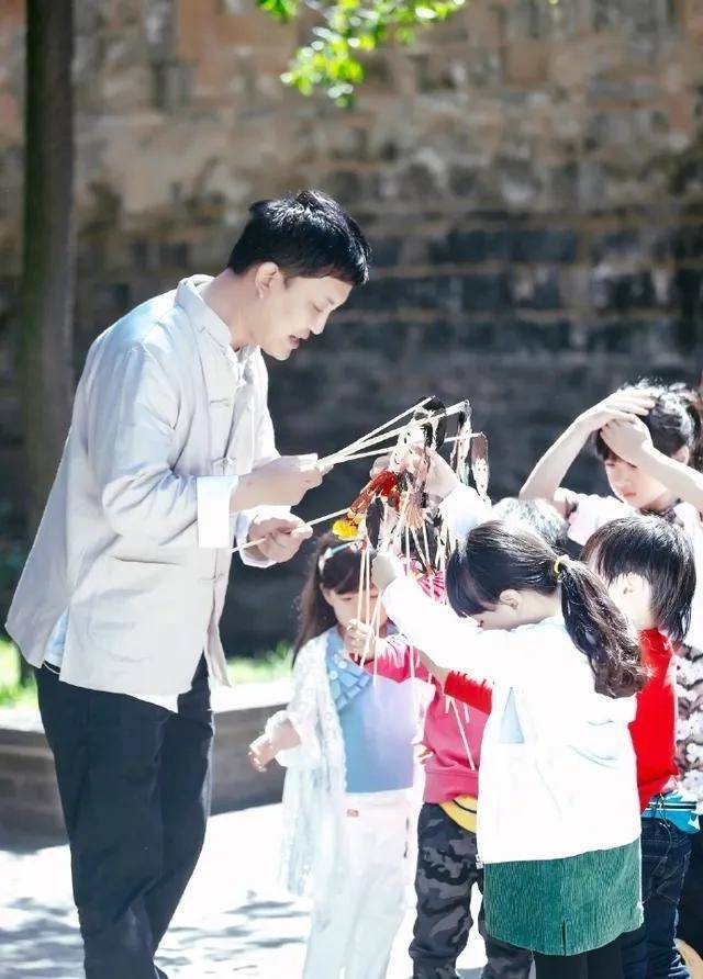 村长李锐发文回忆《爸爸去哪儿》,破防了_孩子_父母_时光