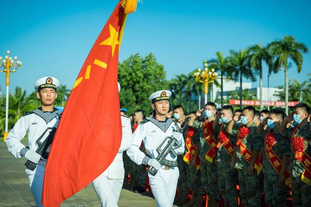 隆重舉行秋季士兵選晉退宣佈命令大會,9月1日,南部戰區海軍航空兵某旅