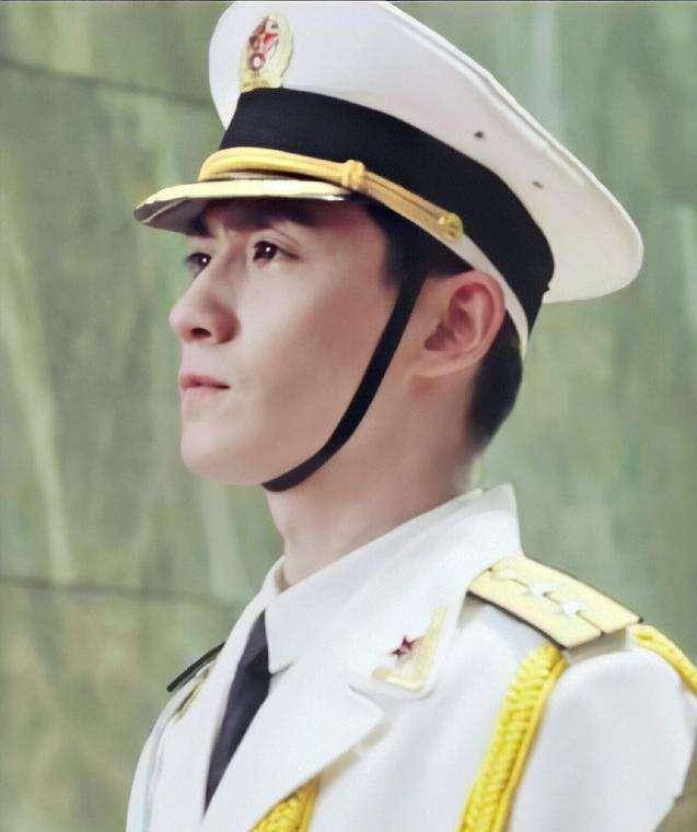 穿军装最帅男星排行, 任嘉伦朱一龙上榜,最好看的还是他_杨洋_张若昀