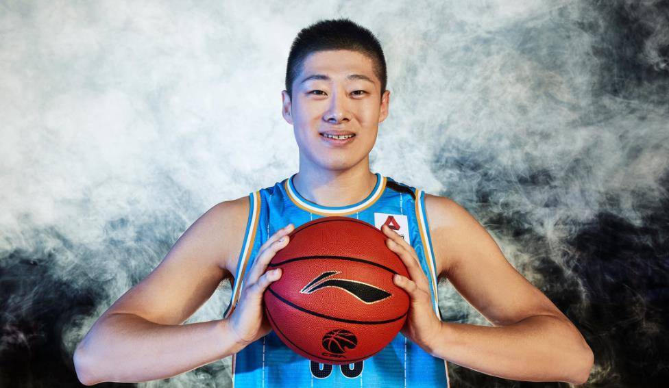 24岁中锋0出场,却换来5号签,首钢为全华班做足准备