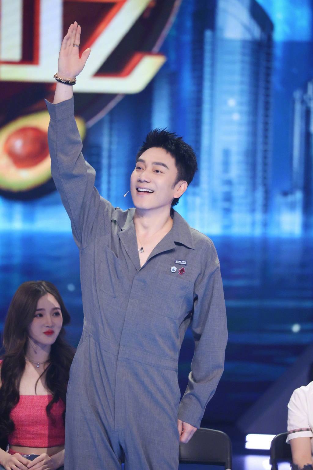 众星向泸定捐赠救援物资,黄晓明,李宇春,林依轮等明