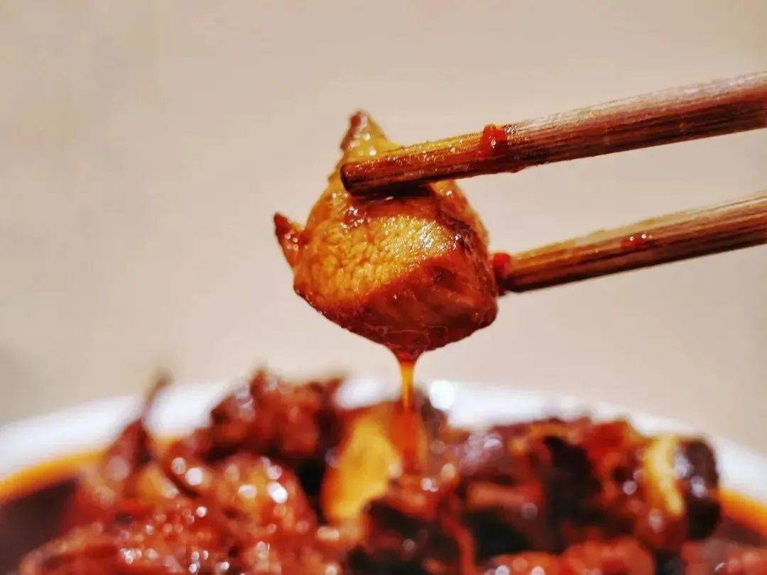 吃在安顺 | 在香辣软糯的旧州辣子鸡中感受安顺老味道~_辣椒_糍粑