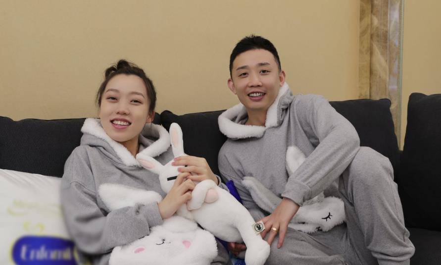 gai王斯然合体参加节目,晒出儿子正面照,颜值太可爱了_小宝宝_妻子