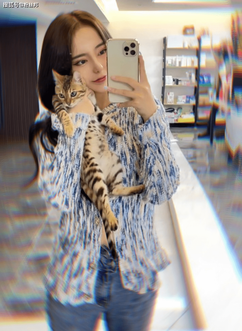 戚佳丽