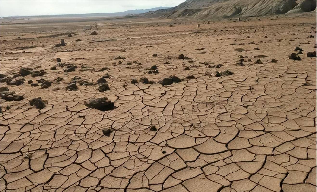 乾涸已久的羅布泊,為何又出現湖泊?這些湖水是從何而來?