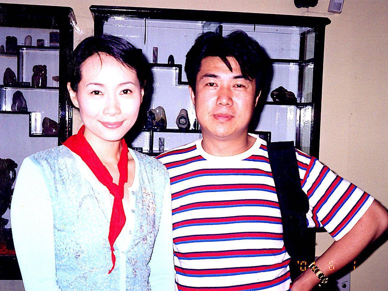 高尚君:"节日"儿童节20年纪念,吕良伟活动行,叶童戴上红领巾_青田县