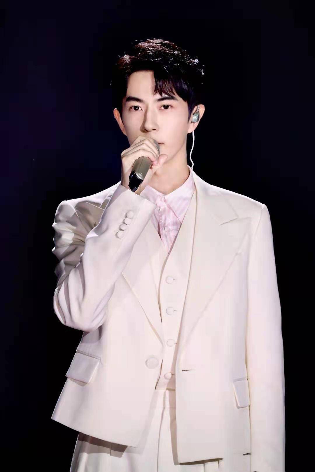 于朦胧拍戏再受伤,曾经拍戏因为威亚老师失误导致他腿摔骨折_哥哥