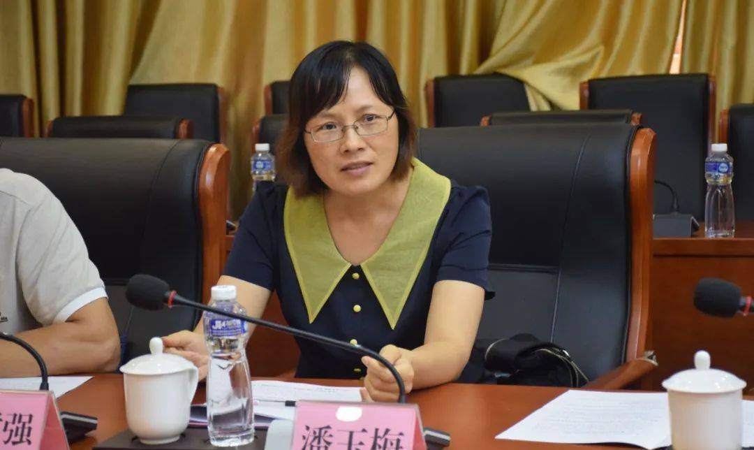 07年女巨贪潘玉梅落马,早年清廉如玉,被抓时家有现金整整26公斤_高某