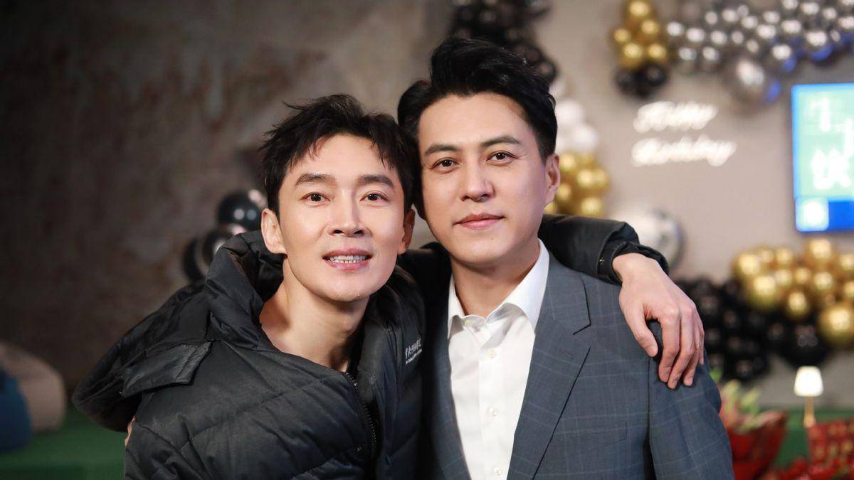 靳东新剧定档,职场剧《林深见鹿》将播,搭档李小冉cp感十足_冯绍涛