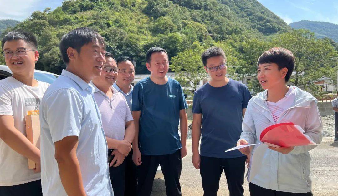 杨满红到康南部分乡镇督查检查生态及地质灾害避险搬迁