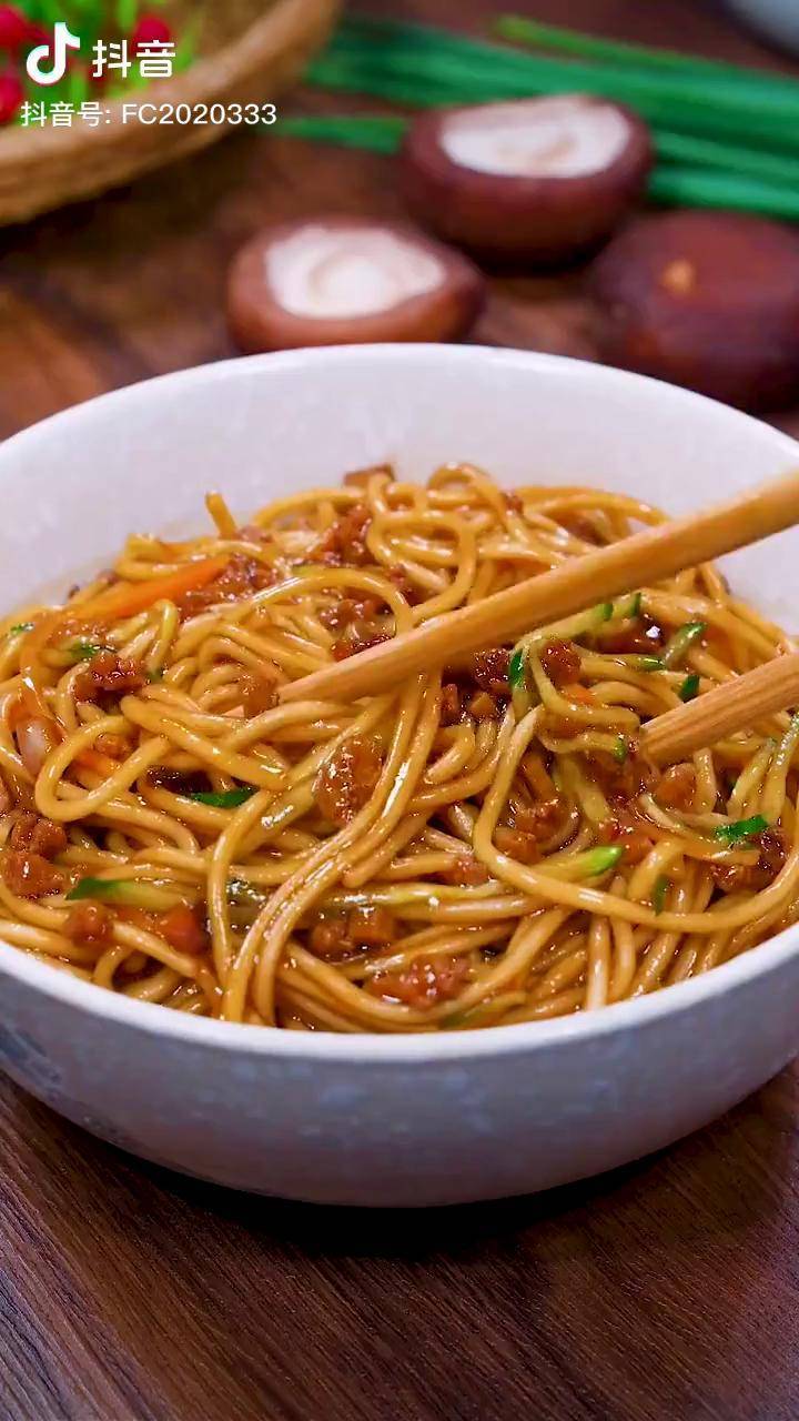 简单美食 美食教程 炸酱面 抖音美食创作者_肉丝面_美食_家常