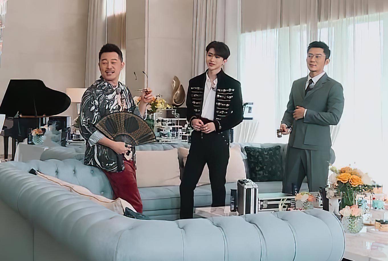 baby穿洛丽塔亮相,沙溢夸漂亮,黄旭熙眼看直了,蔡徐坤的评价见人品