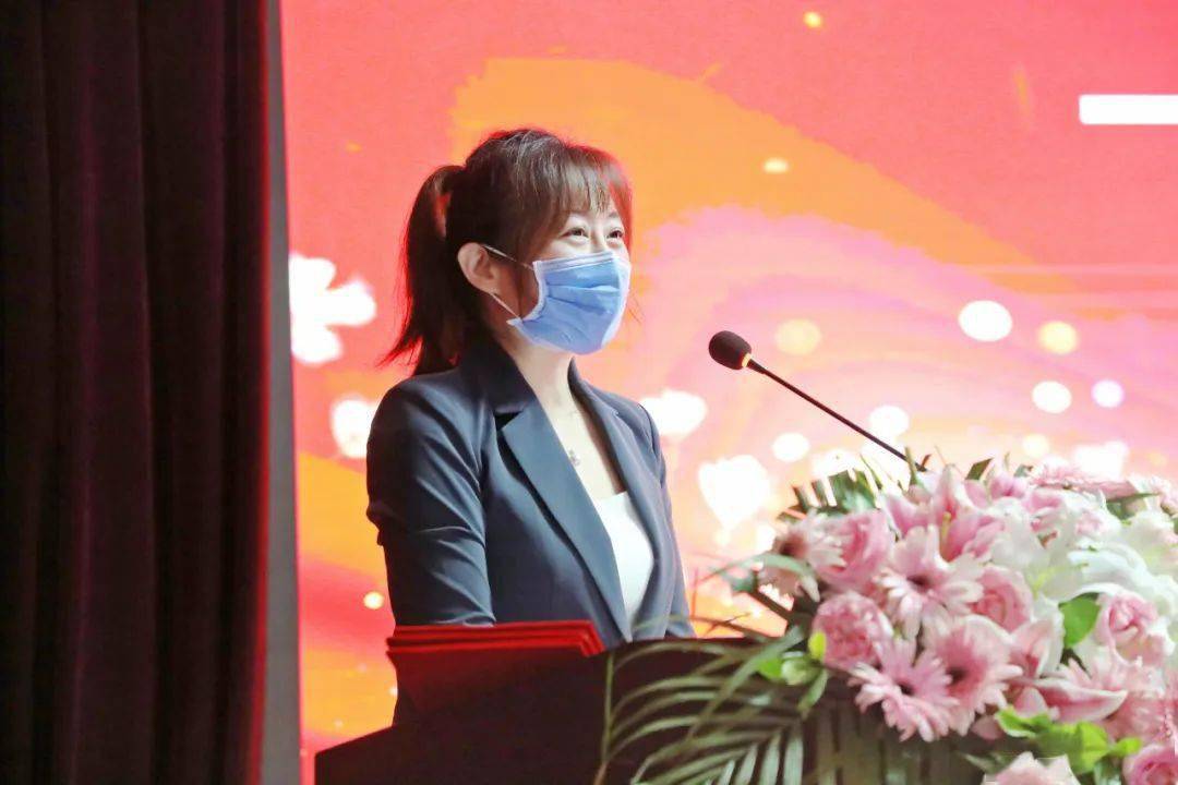 召开2021-2022年度教学工作总结暨教师节表彰大会_临床_李秀兰_经验